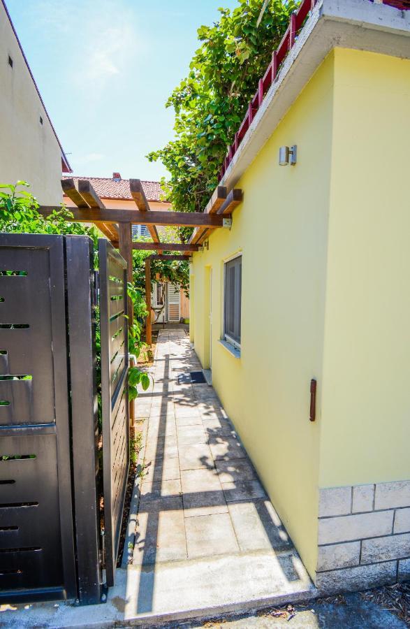 Apartment Grey&Yellow Zadar Exterior photo