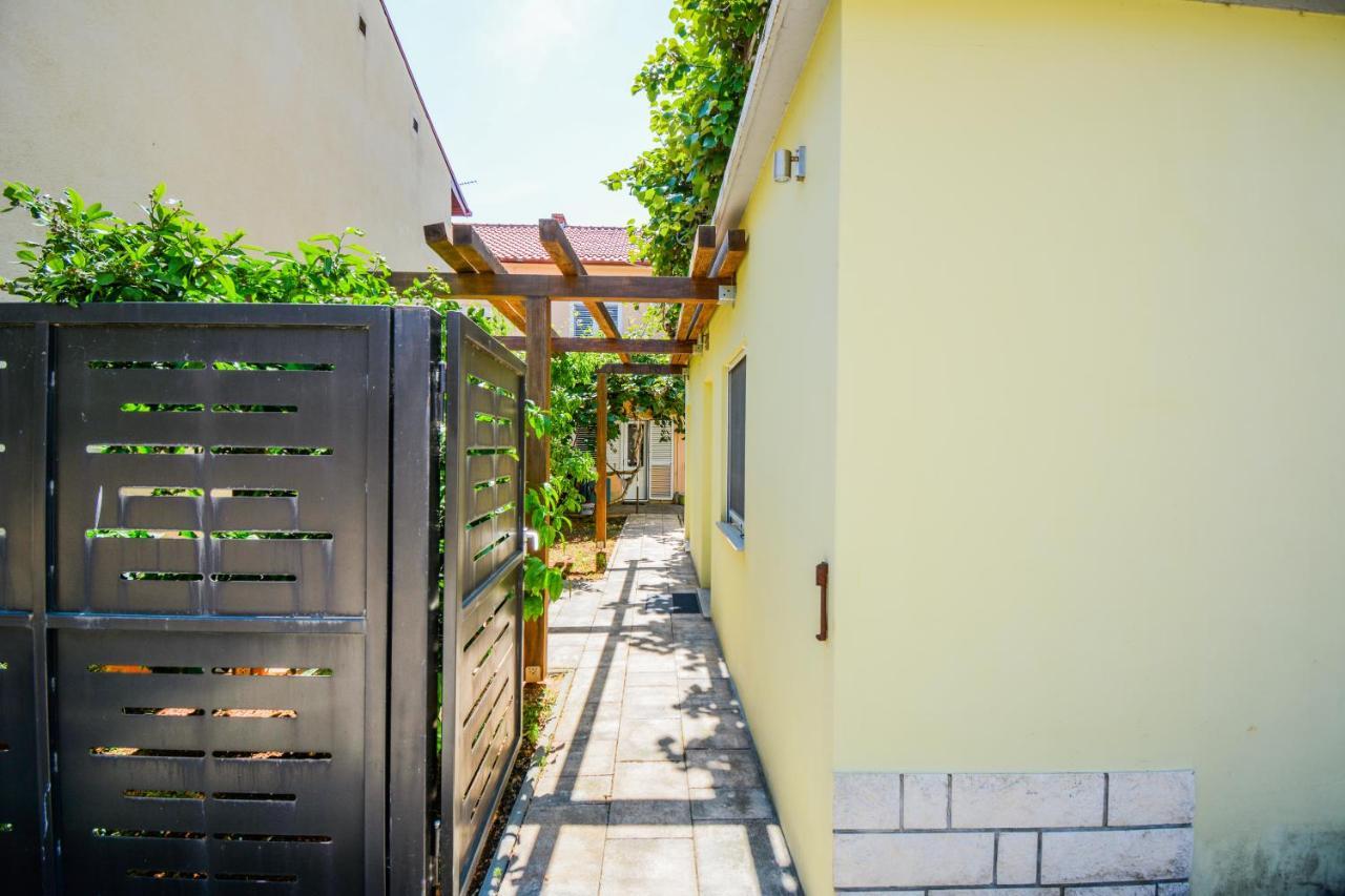 Apartment Grey&Yellow Zadar Exterior photo